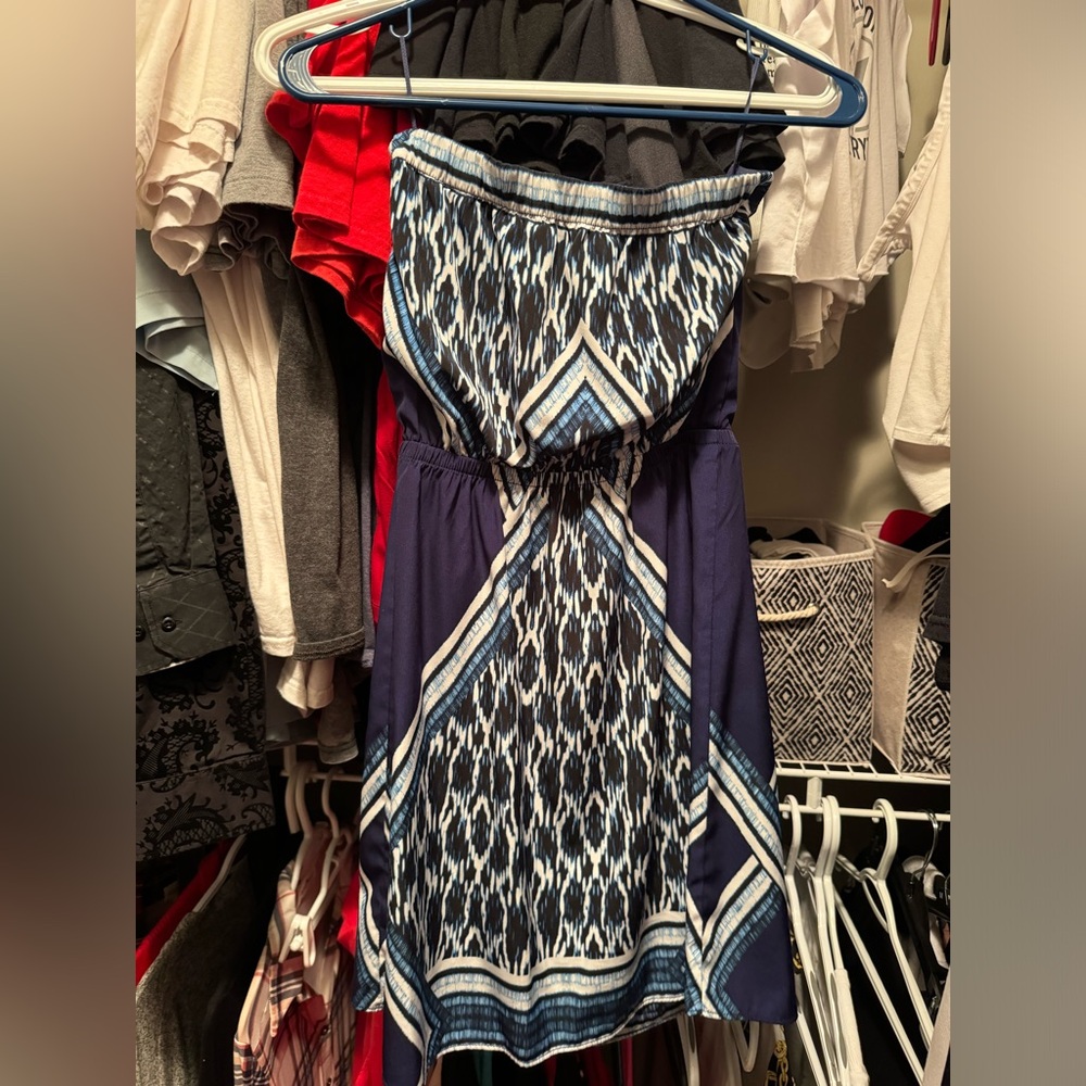 Express XS dress. Blue really fun! 🤍💙